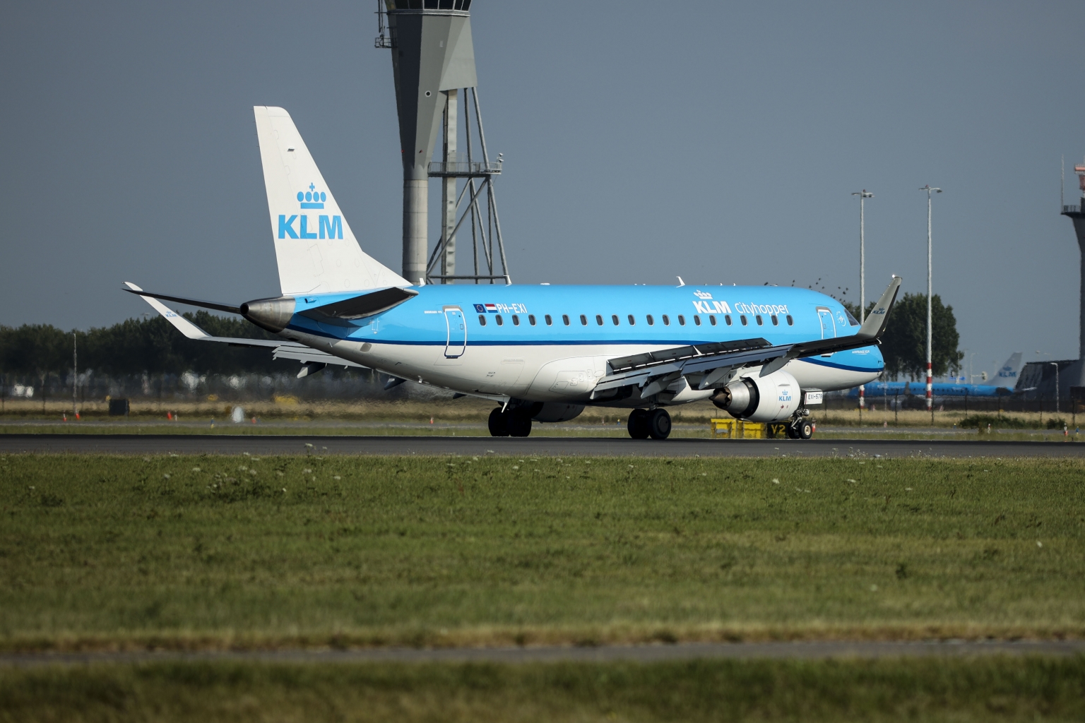 Preview Royal Dutch Airlines KLM PH-EXI Embraer E175STD (6).jpg